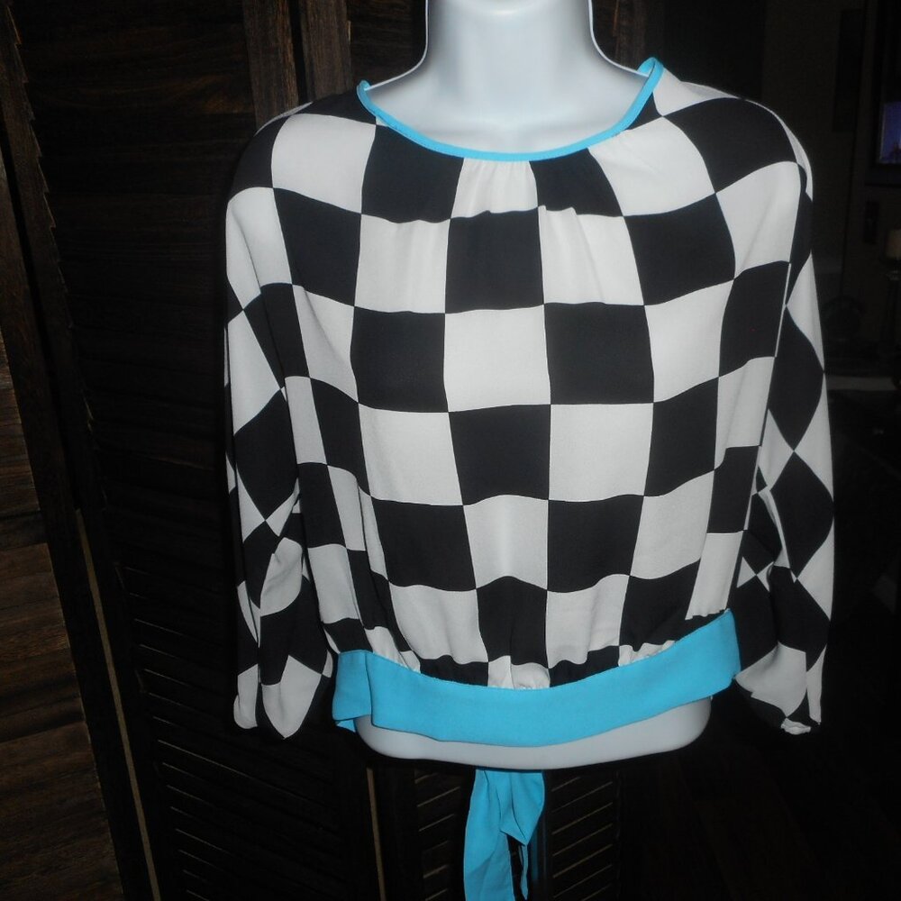 NWOT Black & White check print blouse with turquoise detail open back, small